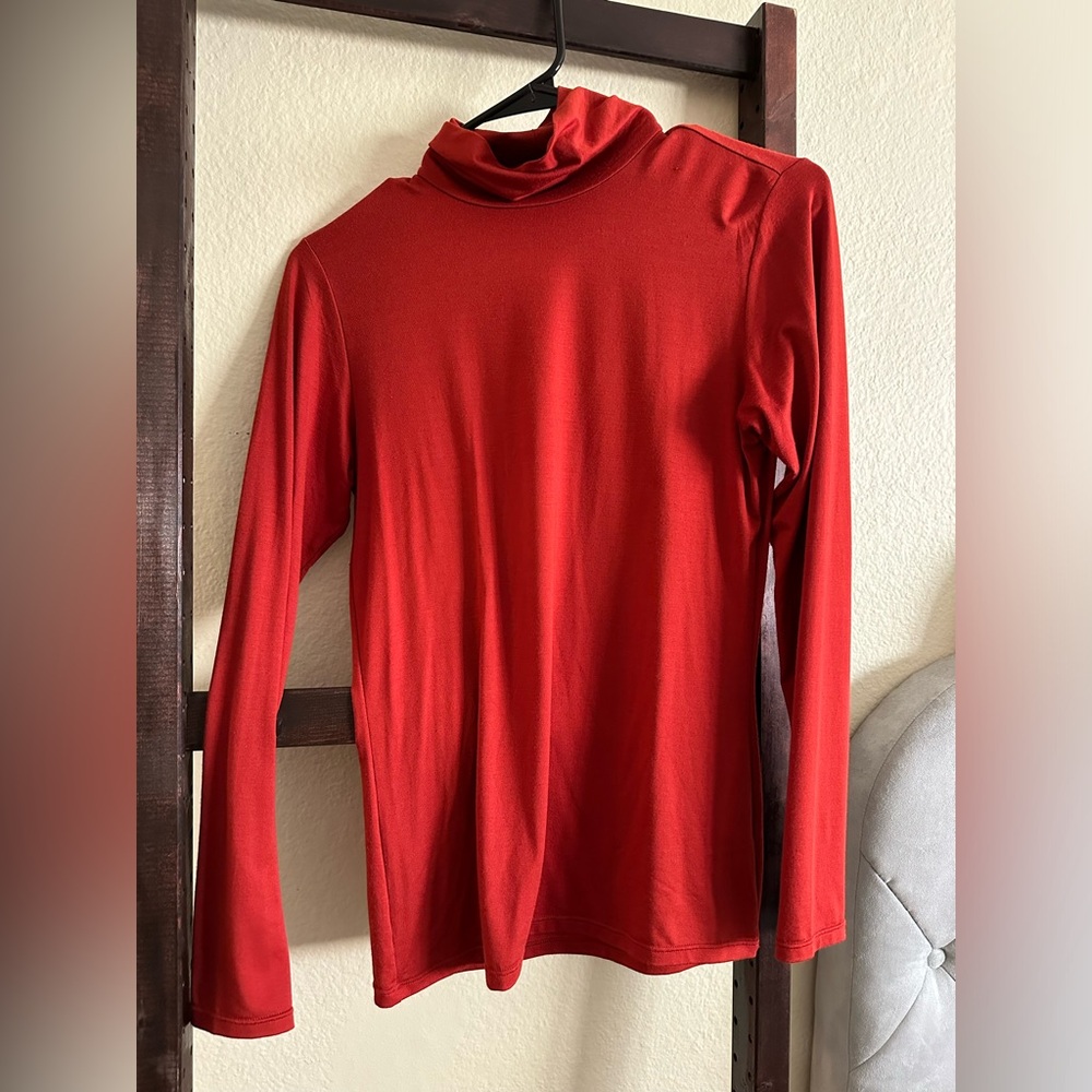 Uniqlo Heattech long sleeve - burnt orange